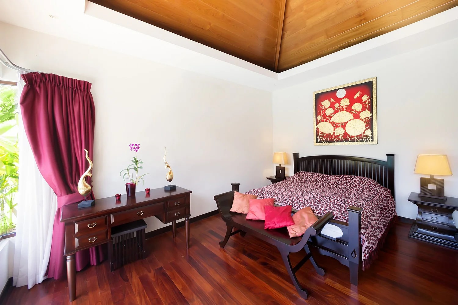 Cozy villa with a pool in Rawai, 3 bedrooms
