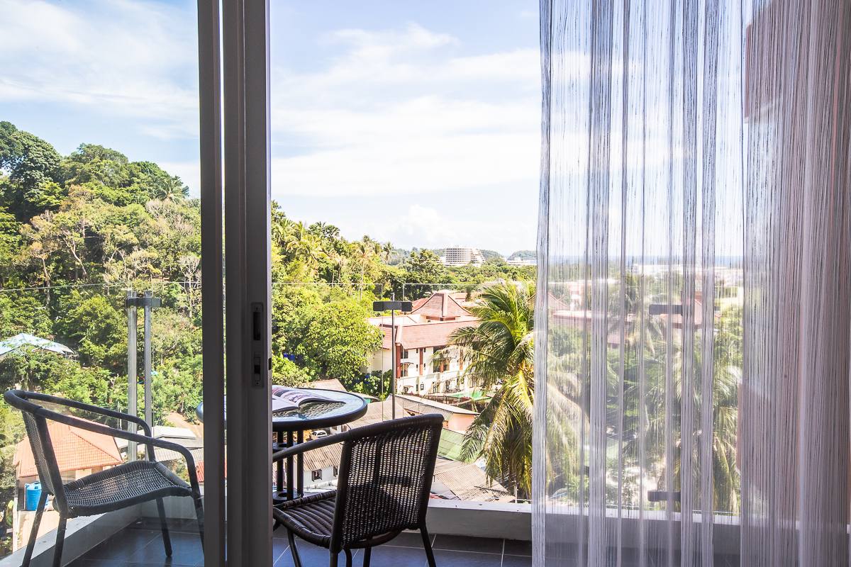 Studio apartment, Karon