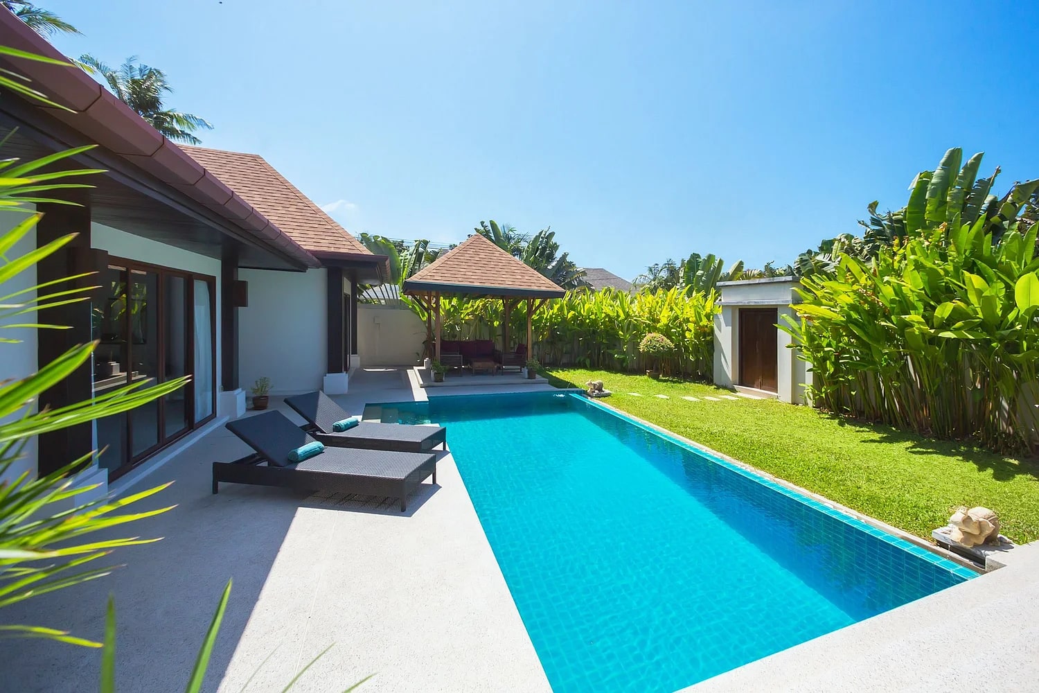 Cozy villa with a pool in Rawai, 3 bedrooms