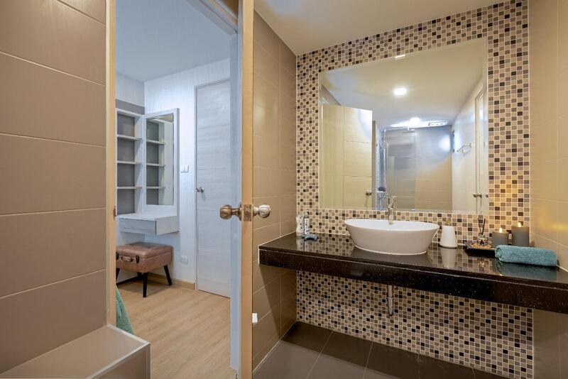 Light Design Apartment with Private Balcony, 2 Bedrooms, Kata Karon