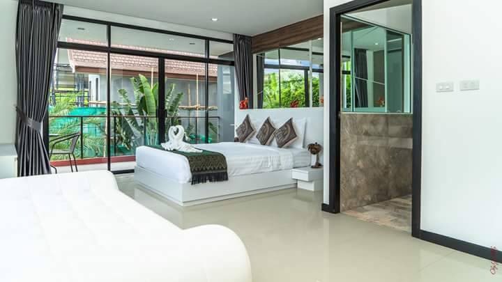 Apartment in Nai Harn with nature view, 2 bedrooms