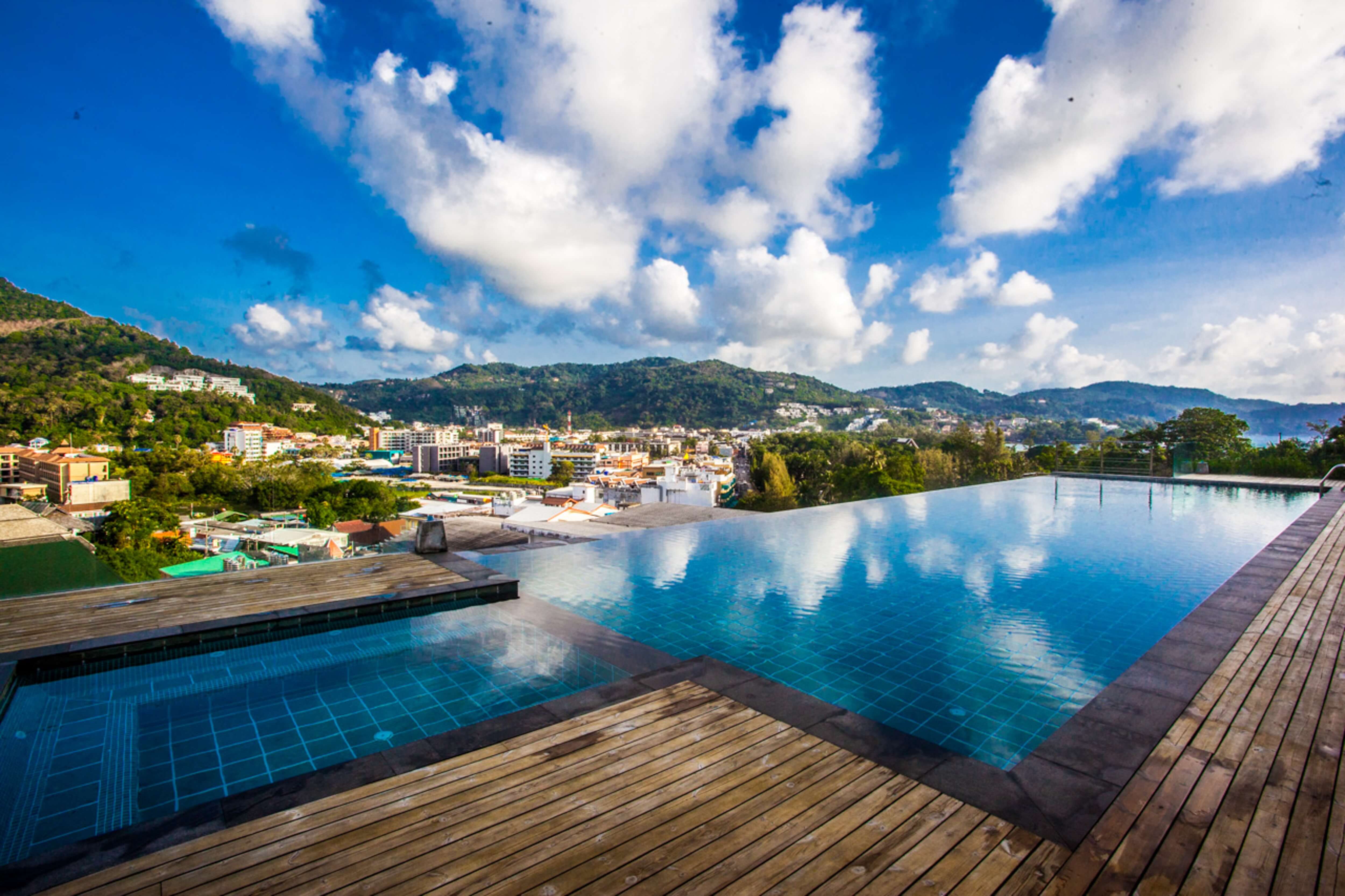 Spacious 2-room studio with an impressive view from the balcony, Kata