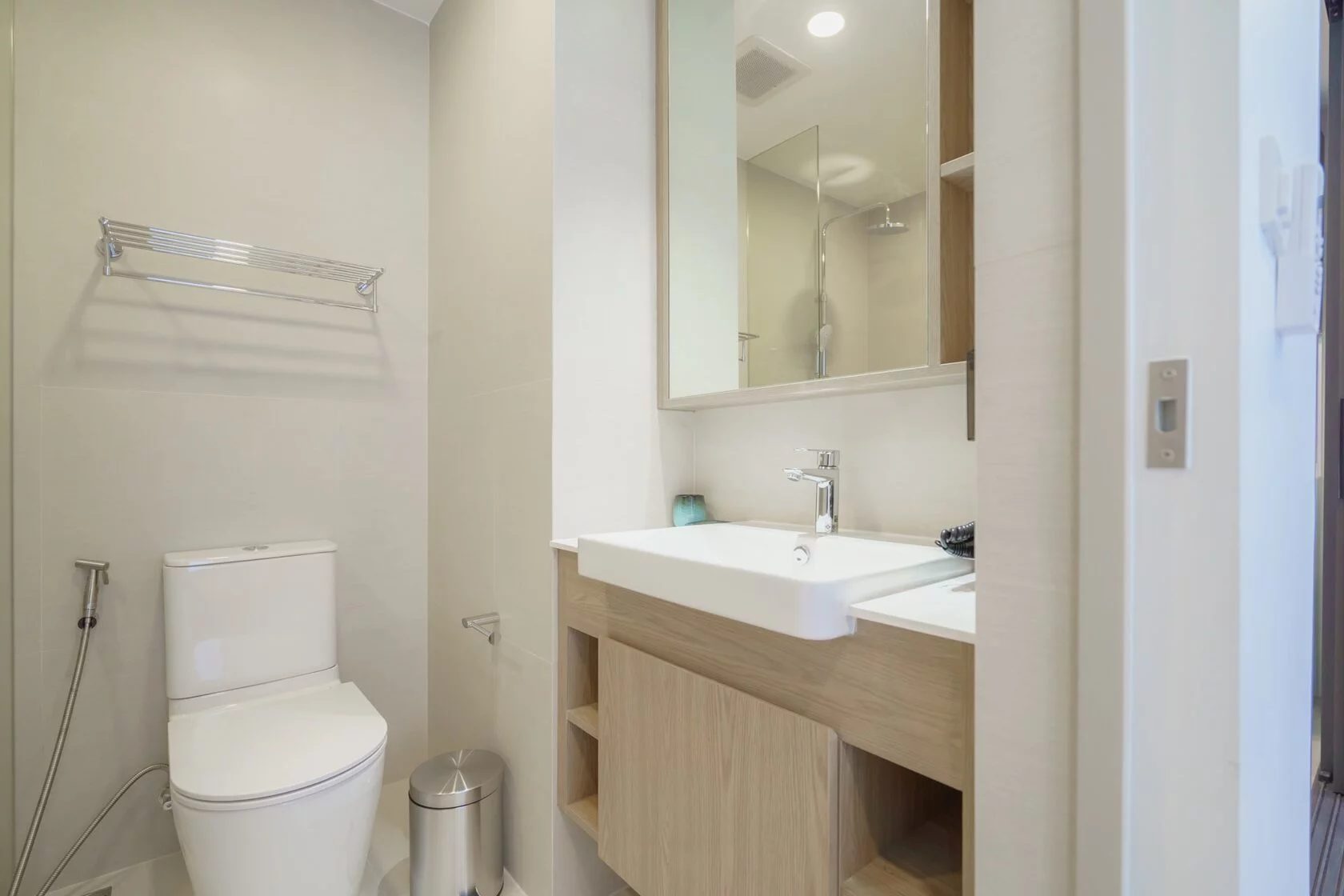 Modern Bangtao Golf View Apartment, 1 Bedroom