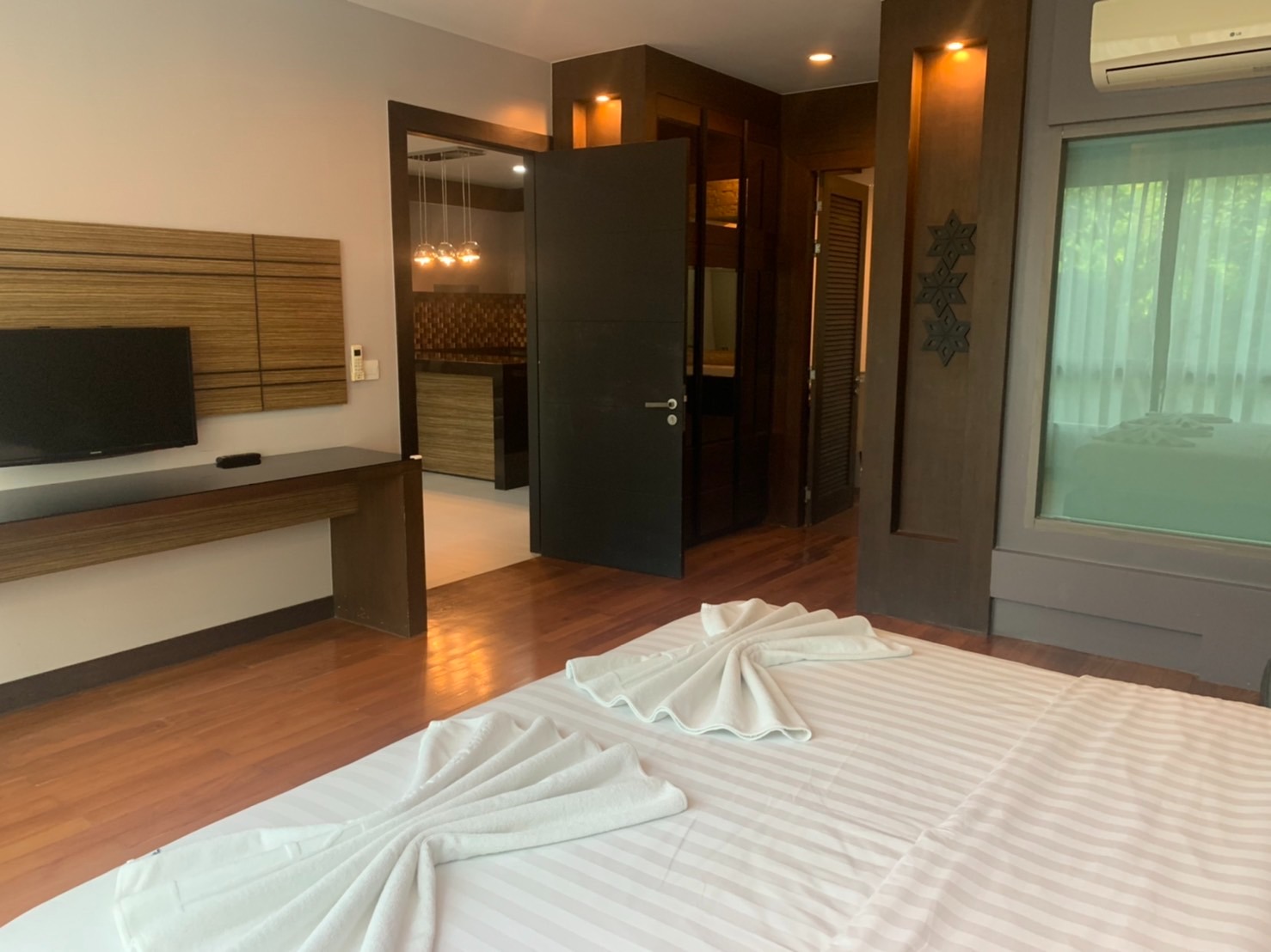 Spacious apartment with pool, 2 bedrooms, Bangtao