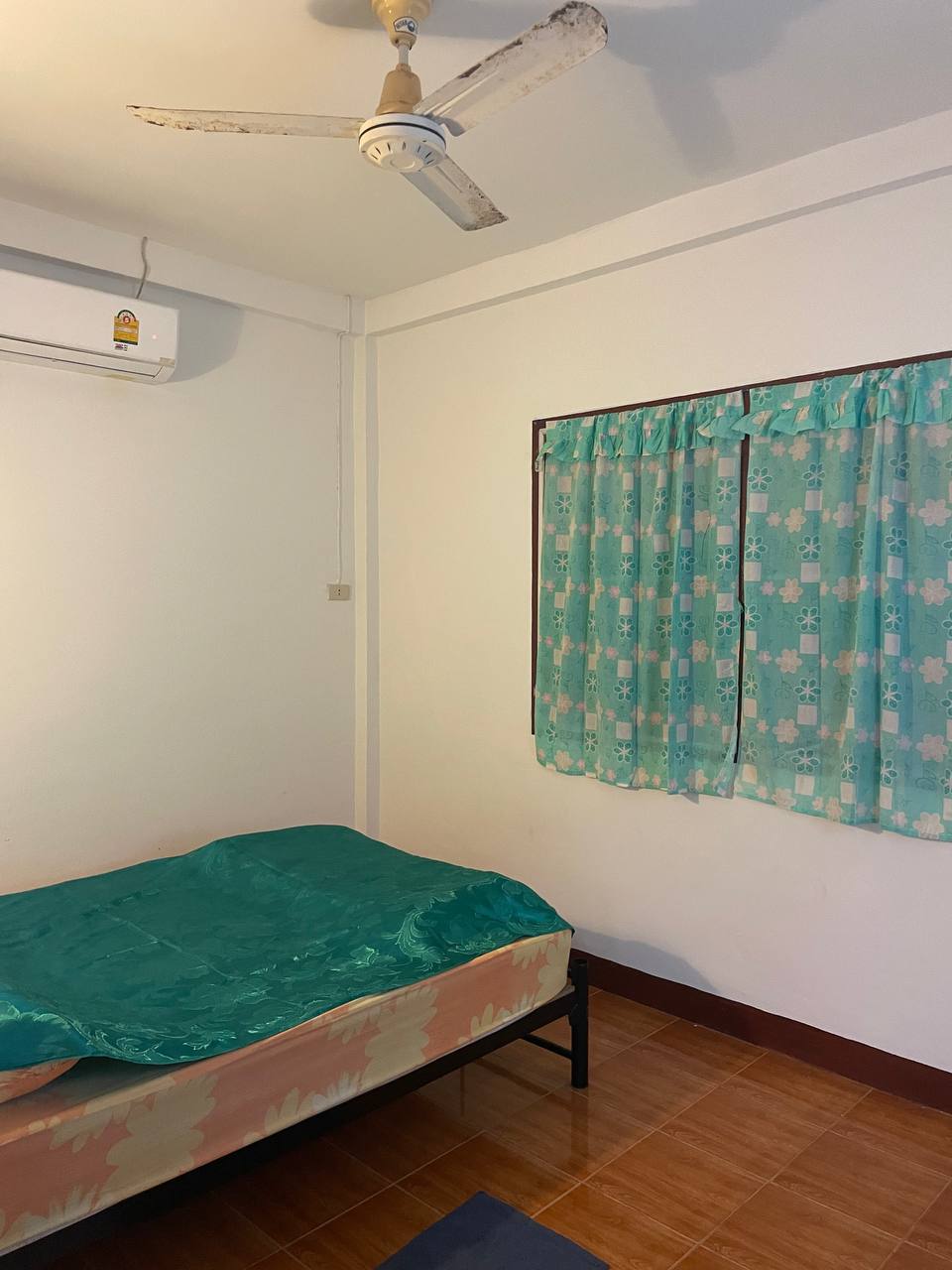 Small two-storey house with a convenient location, 1 bedroom, Kata Karon