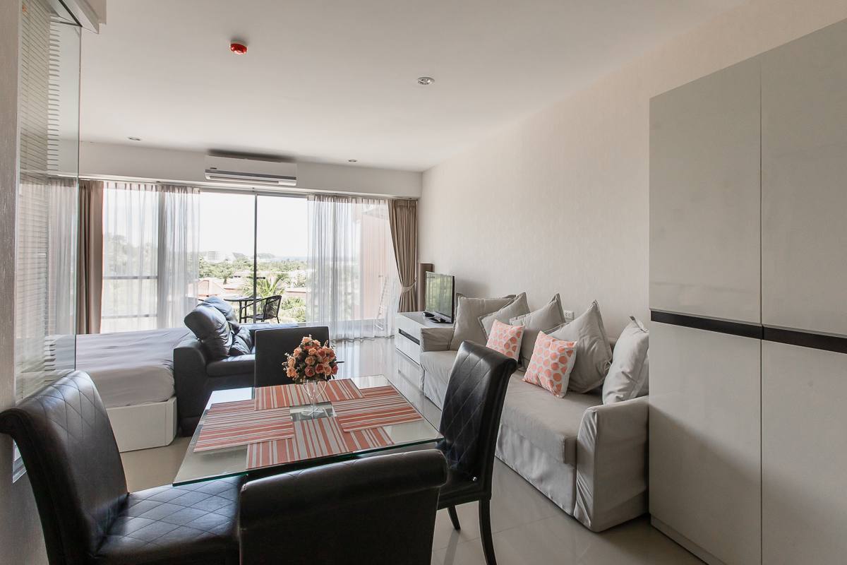Studio apartment, Karon