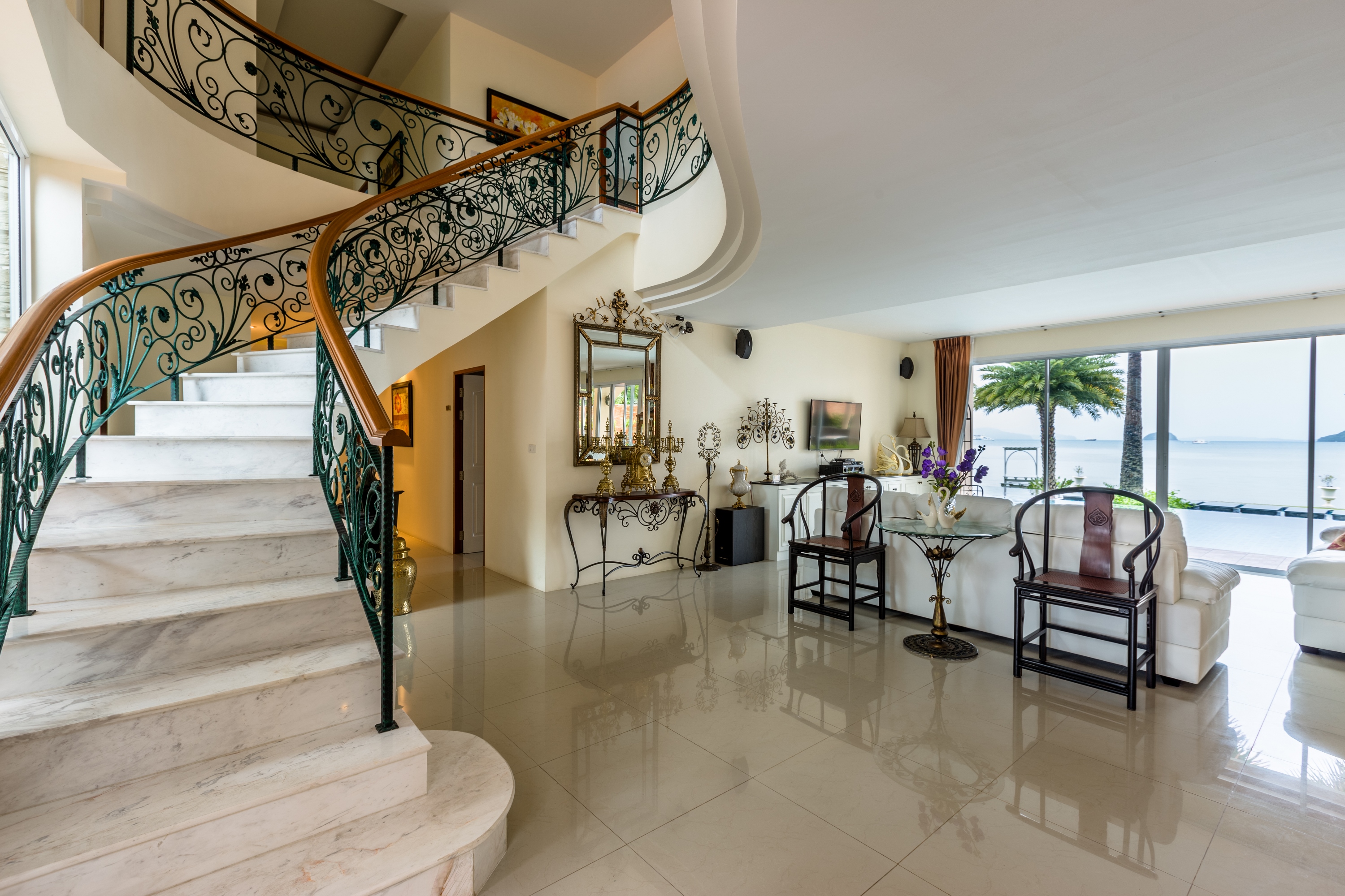 Luxurious two-storey villa with sea views and a private pool in Rawai, 9 bedrooms
