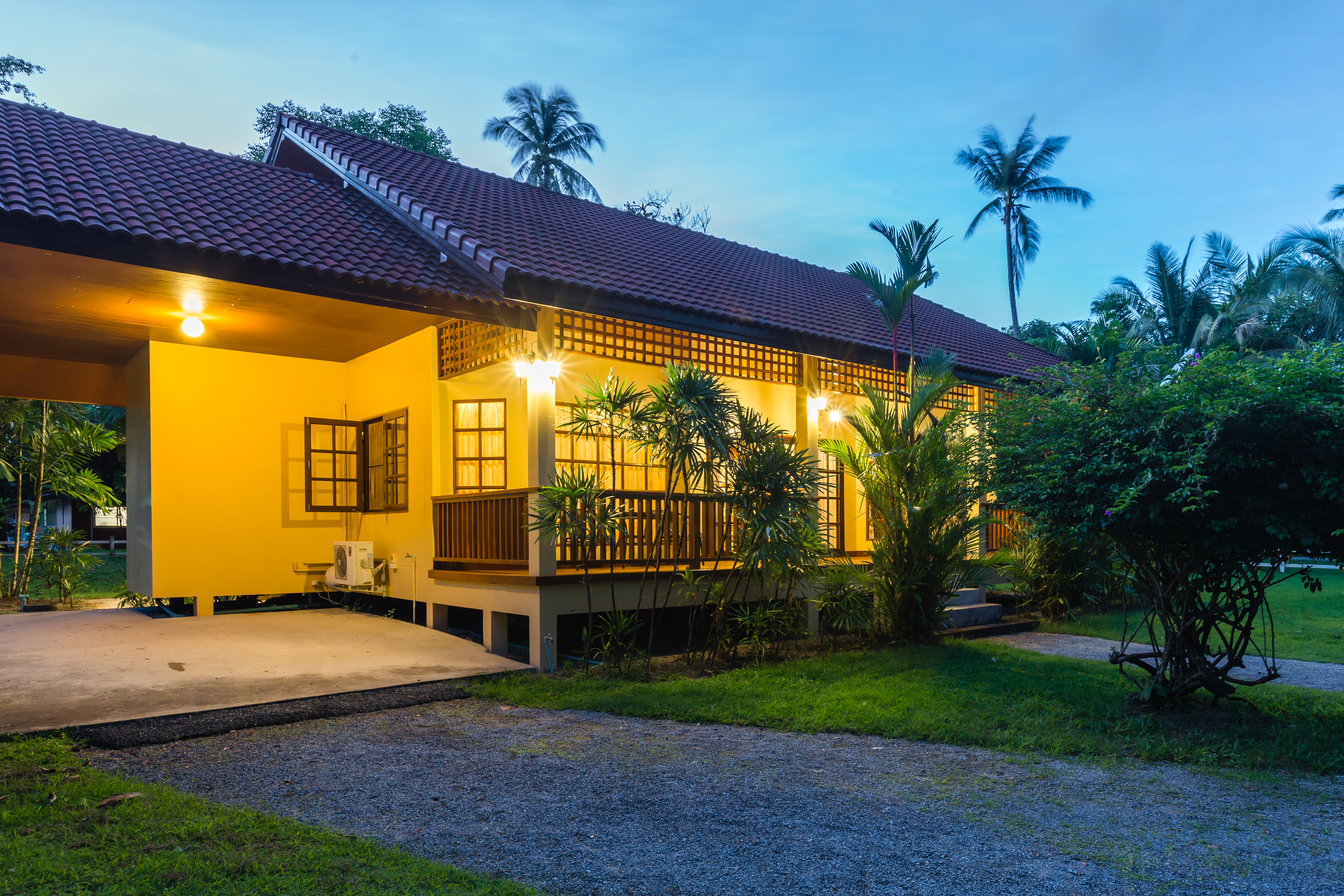 Spacious villa with a veranda and a well-groomed flowering garden in Rawai, 2 bedrooms