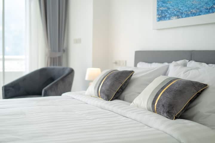 Apartment with a modern interior in a new residential complex 5 minutes from Patong Beach., 1 bedroom