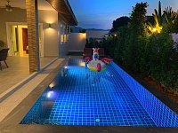 Modern villa with pool and 3 bedrooms in Kathu