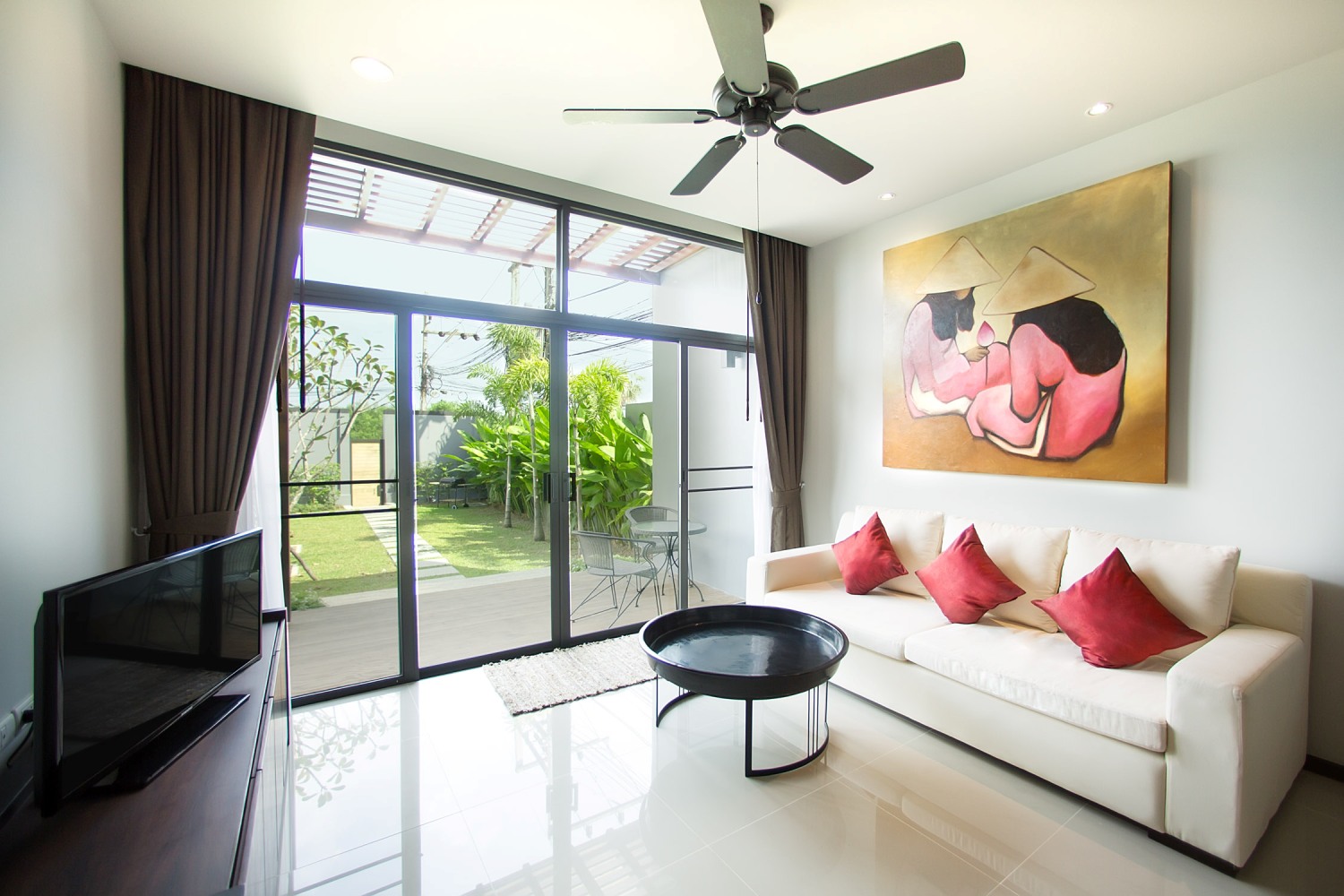 Villa with a pool in Nai Harn, 2 bedrooms