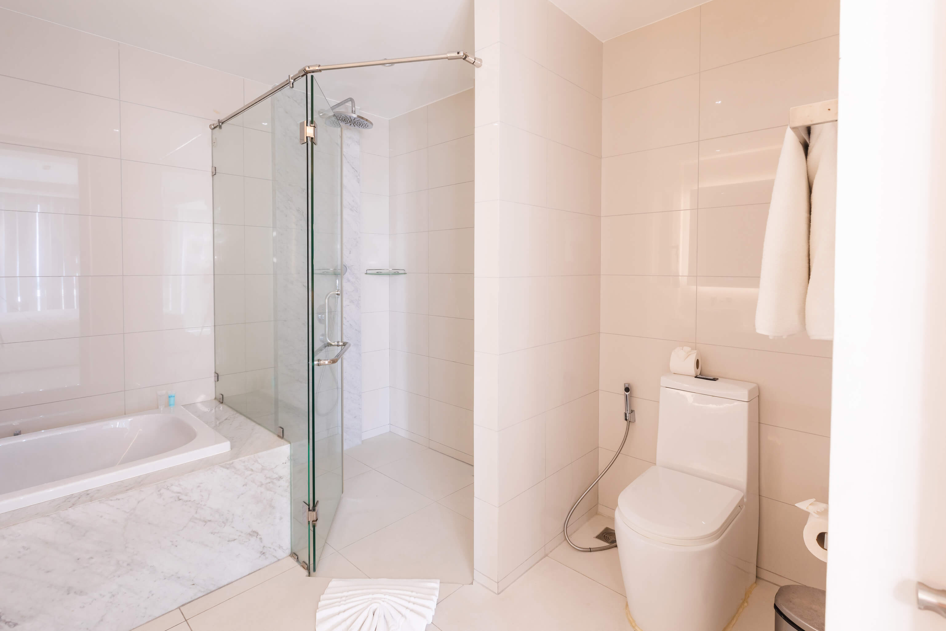 Bright apartment with modern interior design, Kata Karon