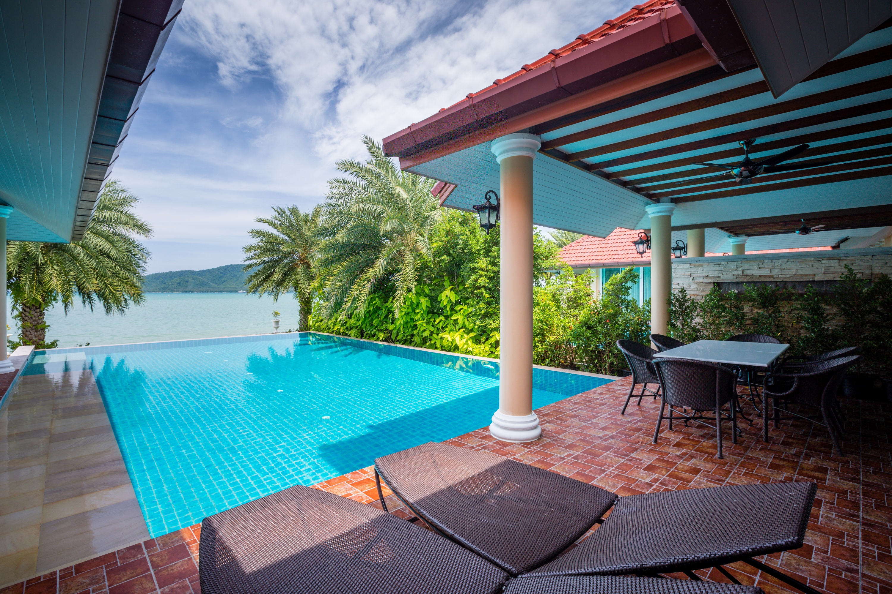 Family villa on the coastline in Rawai, 3 bedrooms