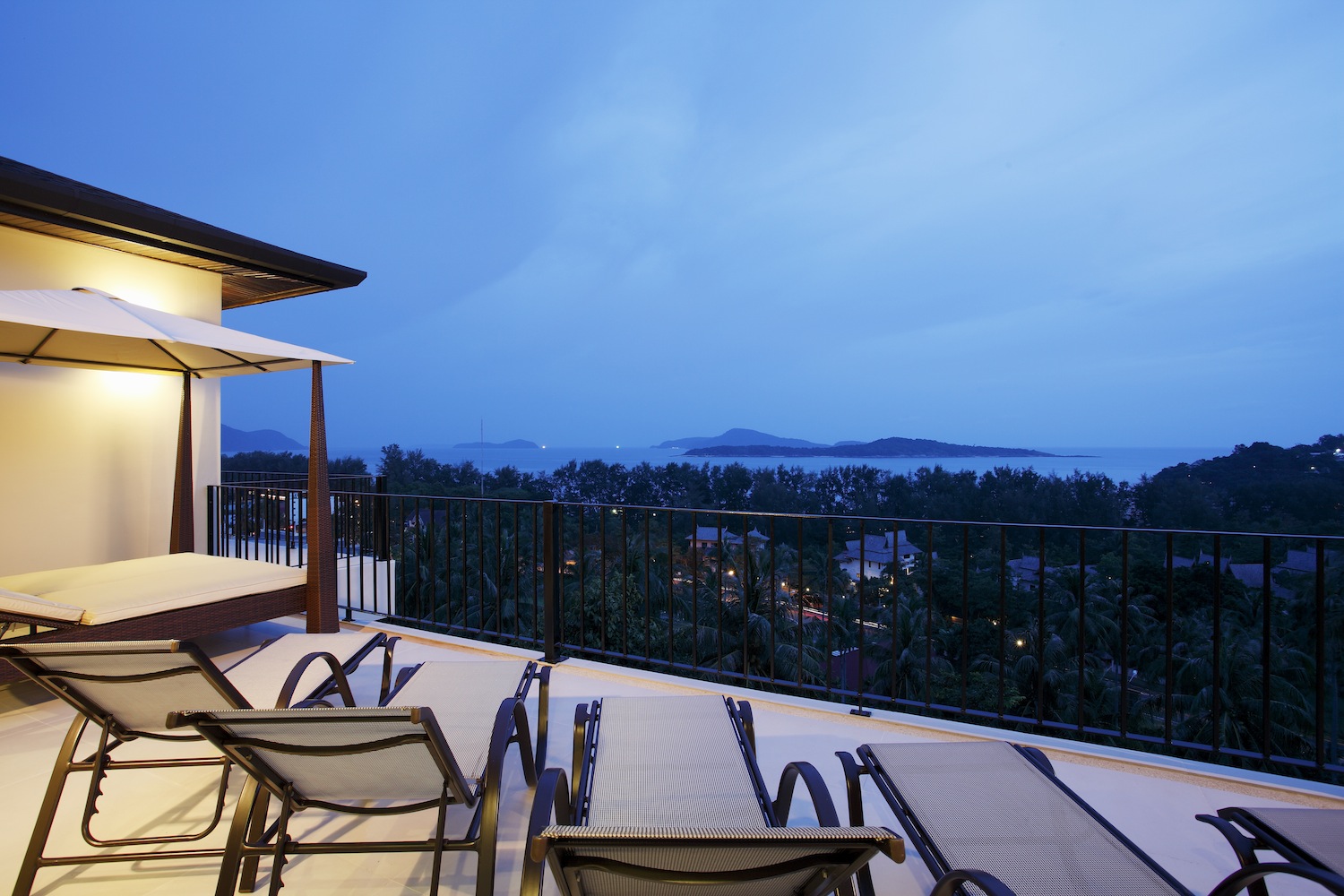 Villa with pool and private terrace, 9 bedrooms, Rawai