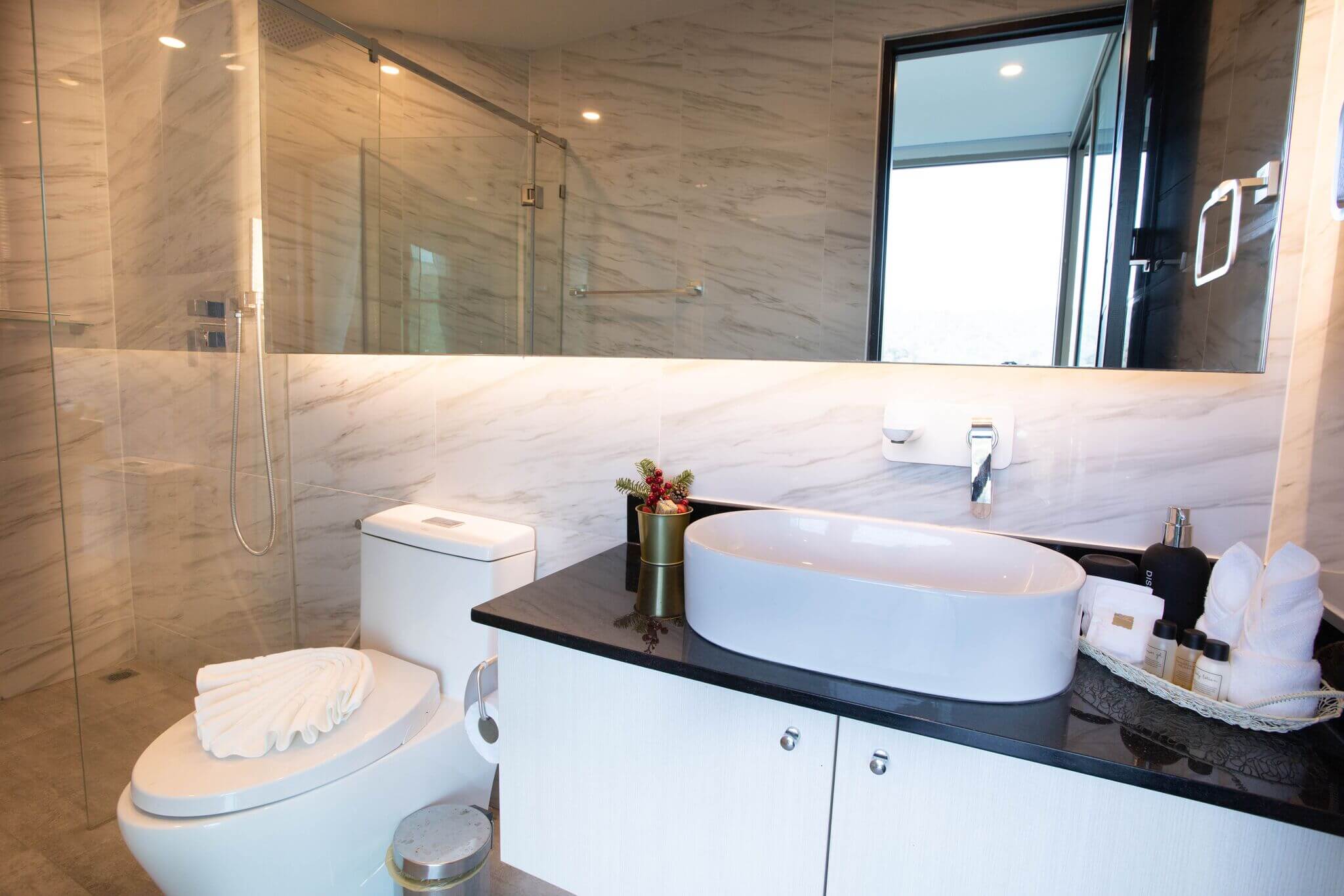 Apartment with modern interior design, 1 room, Kamala