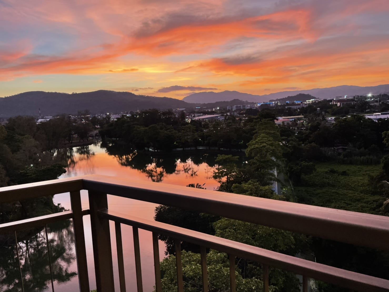 Apartment with a huge pool on the territory, 2 bedrooms, Phuket Town