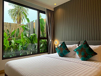 Beachfront 1 Bedroom Apartment with Pool, Surin