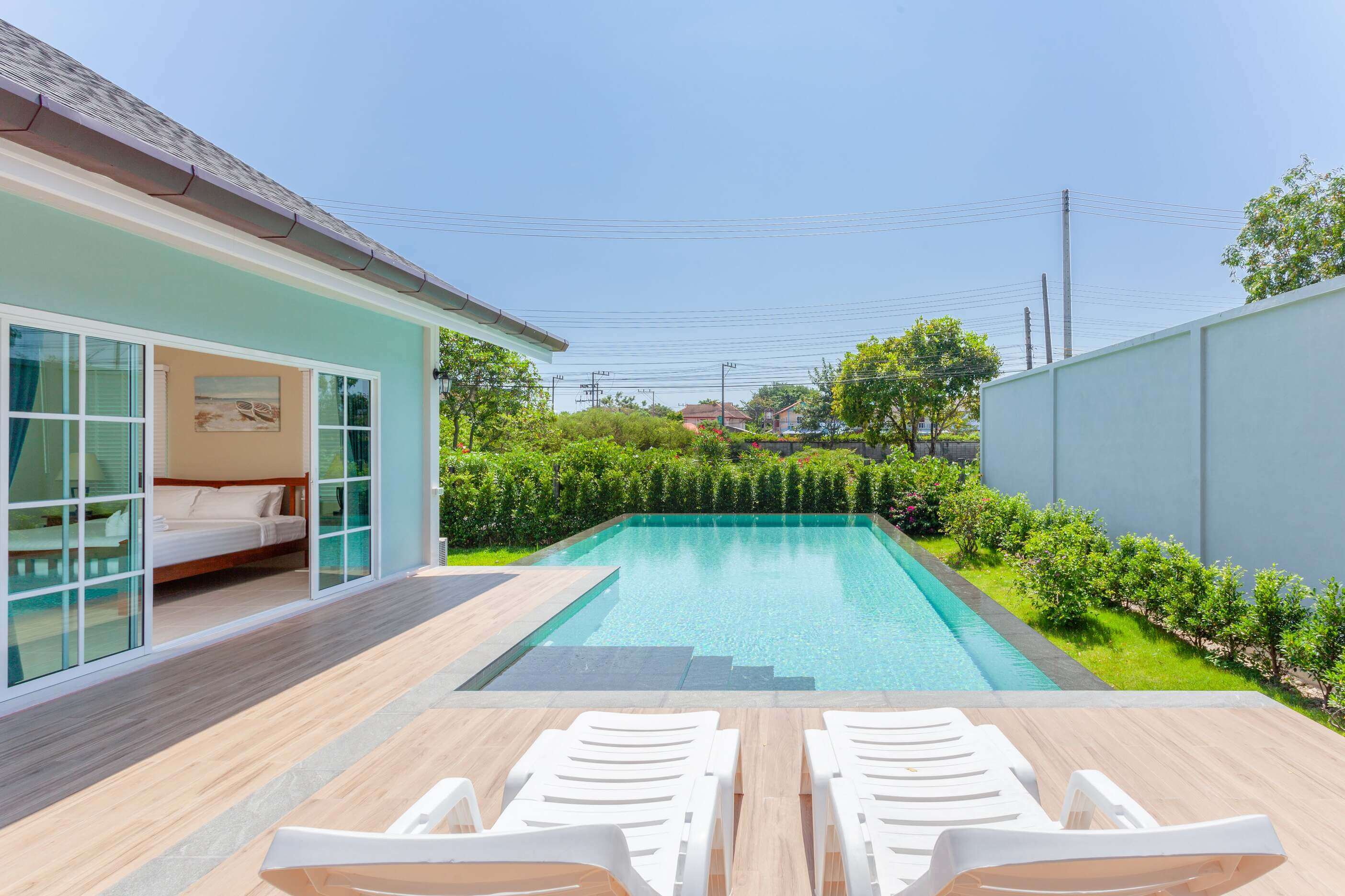 Cozy villa 120 sq.m. with 2 bedrooms, private access to the pool and garden views, Chalong
