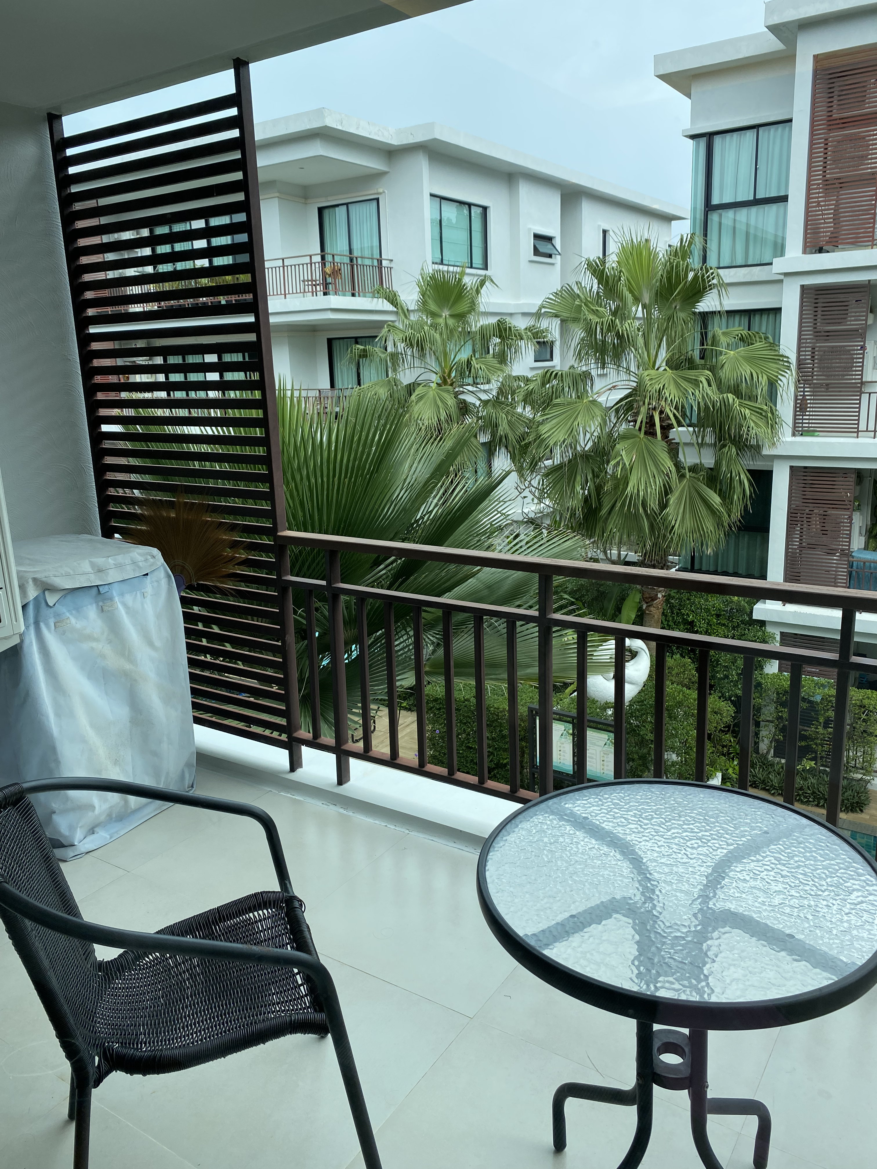 Apartment in a good complex within walking distance to Nai Harn beach, 1 bedroom