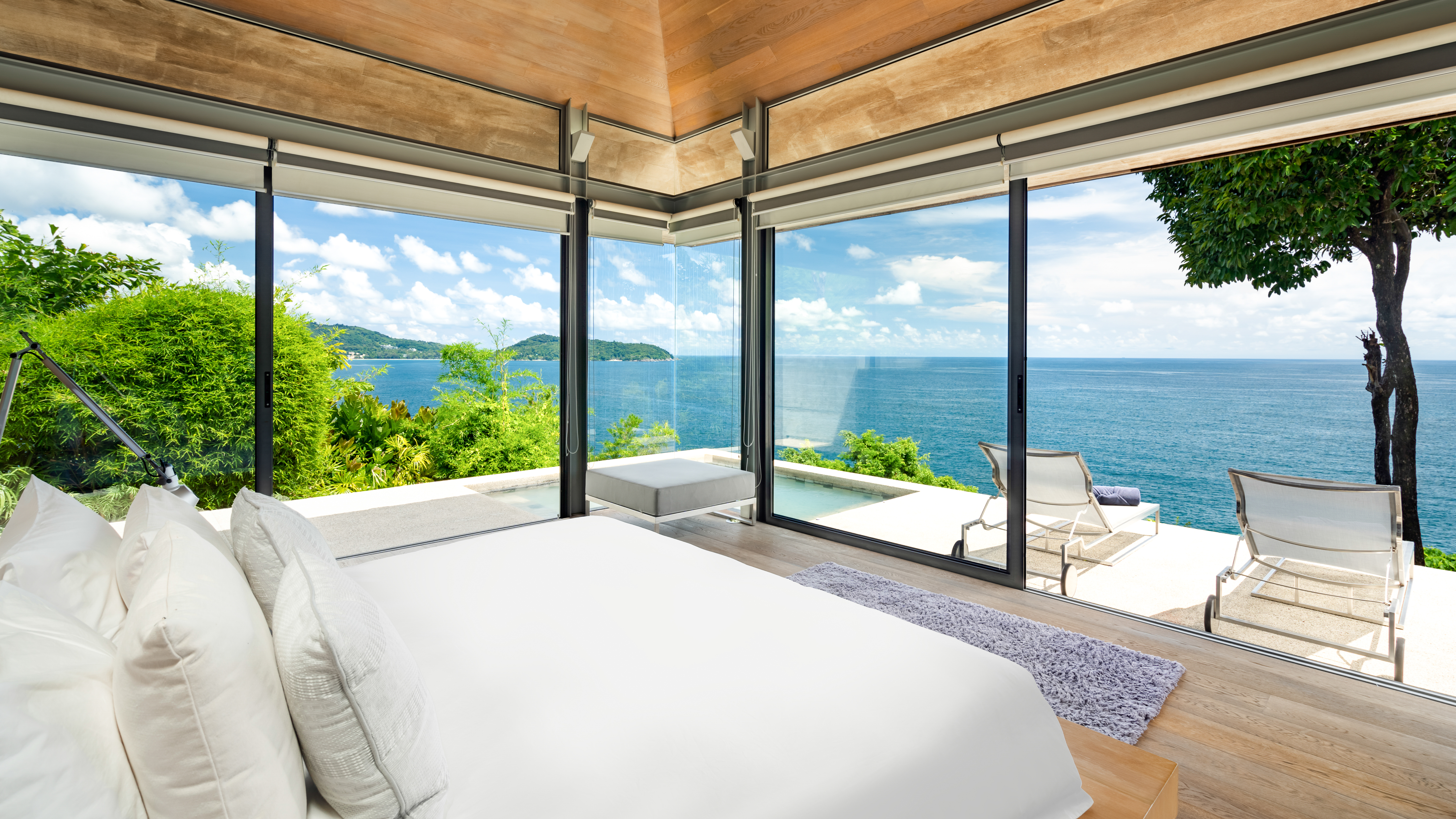 Spacious modern villa with designer renovation on the beachfront, 5 bedrooms, Kathu