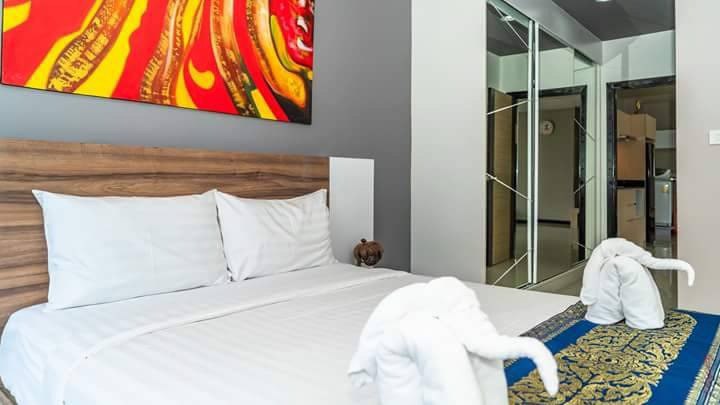 Apartment in Nai Harn with nature view, 2 bedrooms
