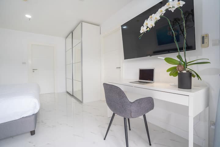 Apartment with a modern interior in a new residential complex 5 minutes from Patong Beach., 1 bedroom
