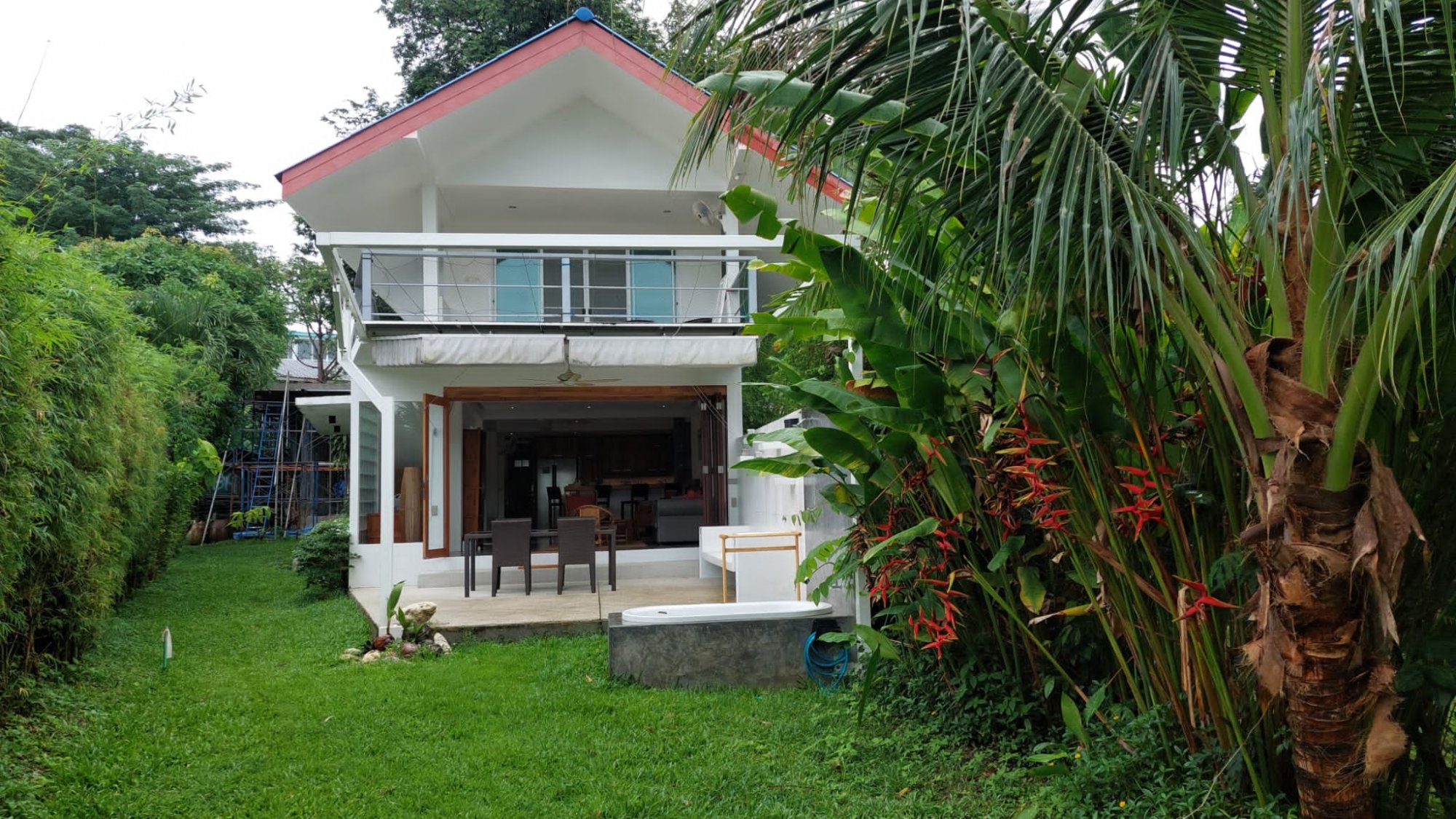 Cozy comfortable stylish house on the beach, 2 bedrooms, Panwa