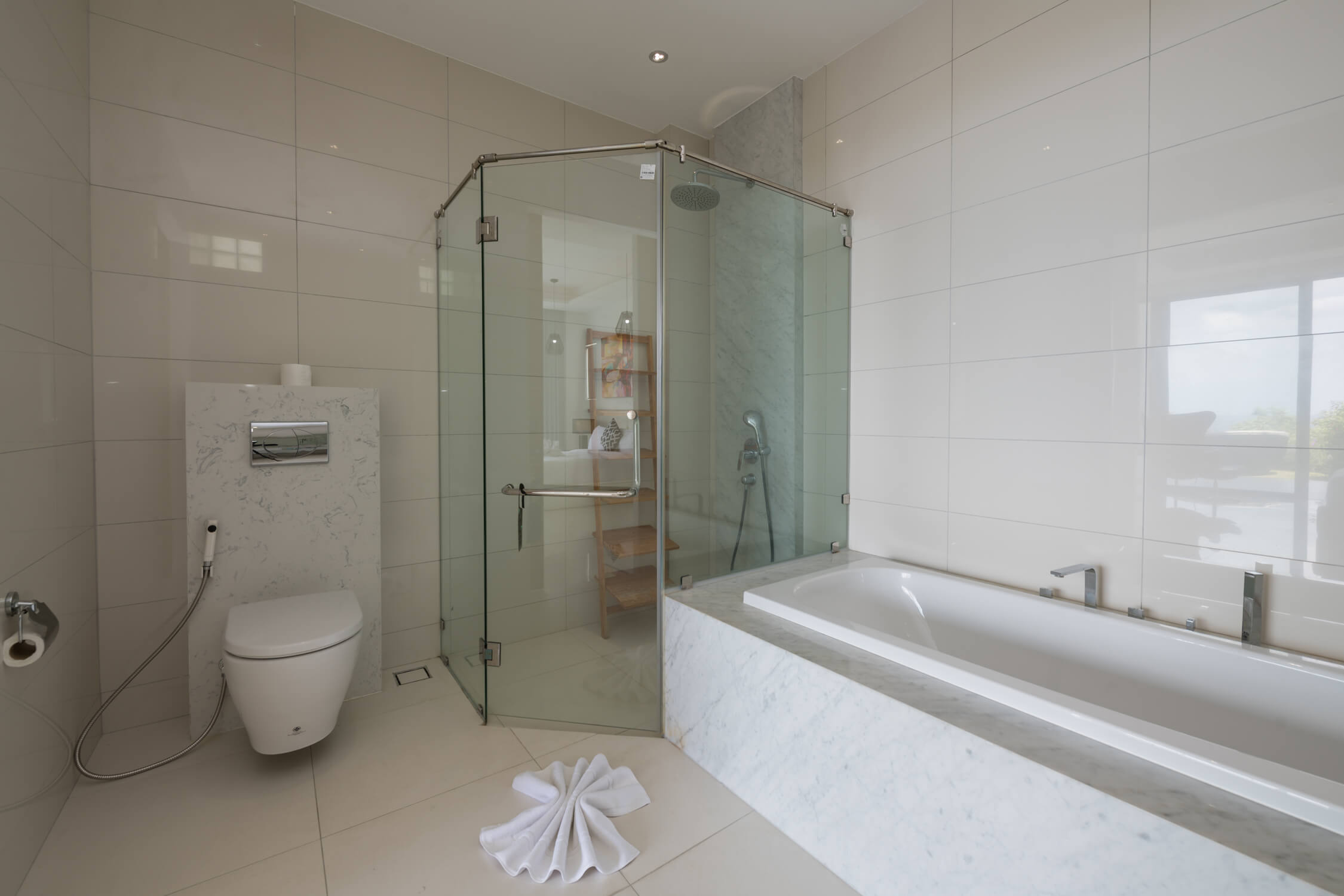 Bright apartment with 3 bedrooms and a private pool on the balcony, Kata Karon
