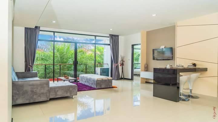 Apartment in Nai Harn with nature view, 2 bedrooms