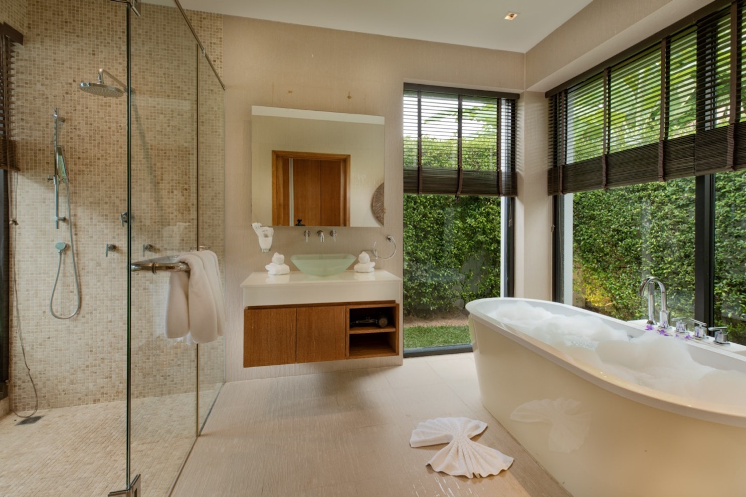 2 bedroom tropical garden villa in Bangtao