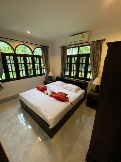 Comfortable bungalow in the south of the island, 3 bedrooms, Nai Harn