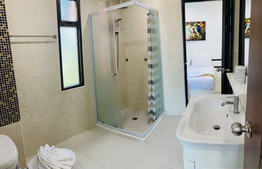 Cozy and spacious two bedroom apartment with access to the pool in Nai Harn