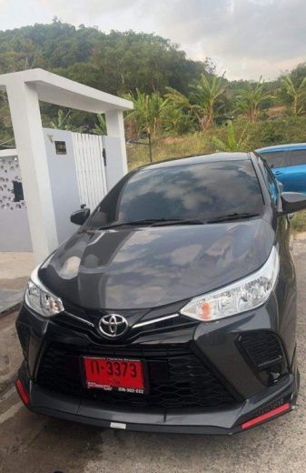 Хэтчбек Toyota Yaris
