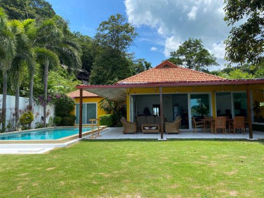 Rent a villa in Panwa area