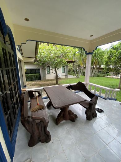 Comfortable bungalow in the south of the island, 3 bedrooms, Nai Harn