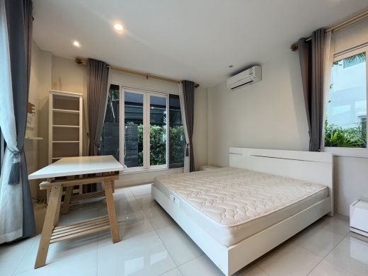 Уютная современная вилла с частным бассейном, 4 спальни, центр Phuket Town