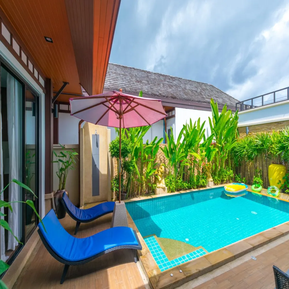 Просторная вилла LUX Pool Villa с хорошим расположением в районе Раваи, 2 спальни