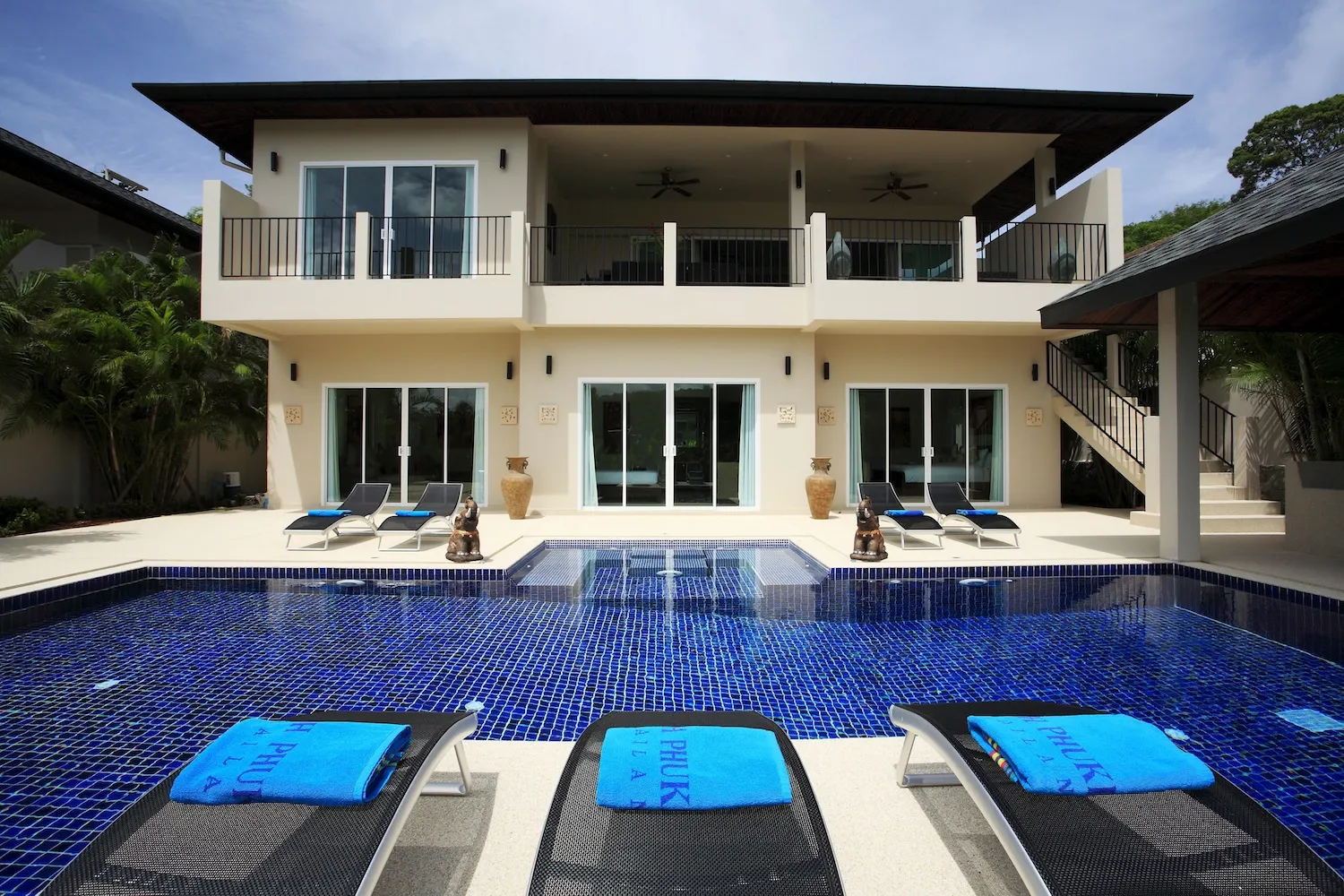 Villa with pool and private terrace, 7 bedrooms, Nai Harn