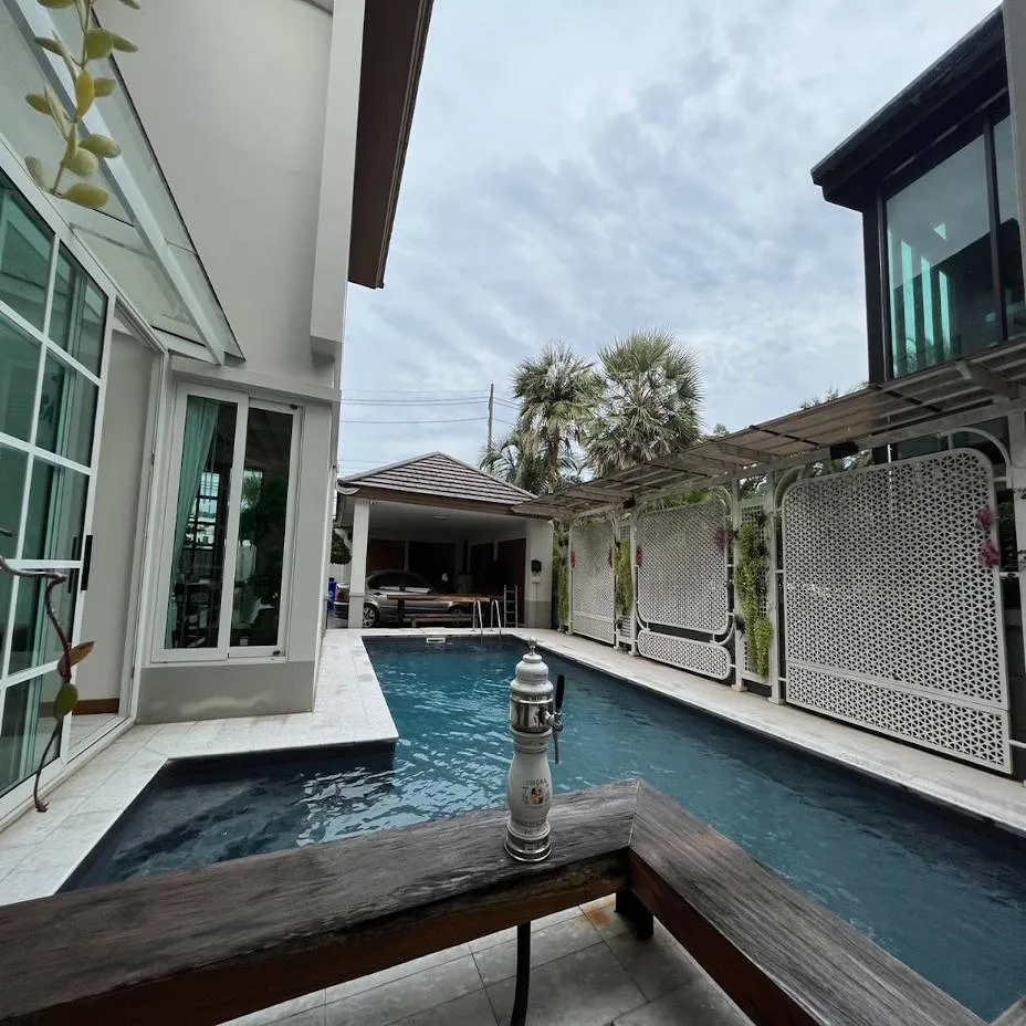 Уютная современная вилла с частным бассейном, 4 спальни, центр Phuket Town