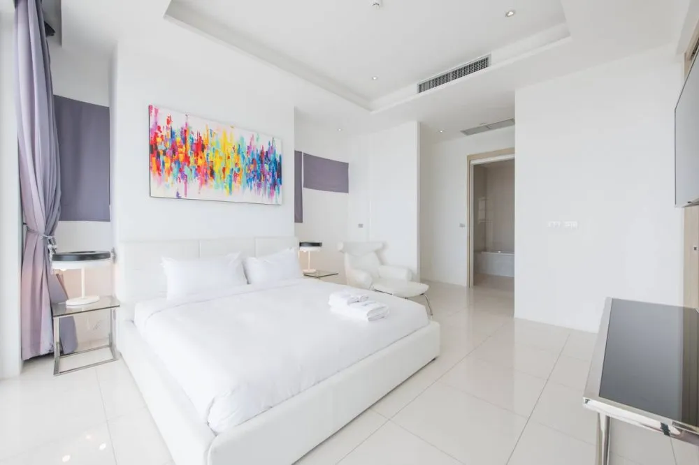 Three bedroom apartment in Karon