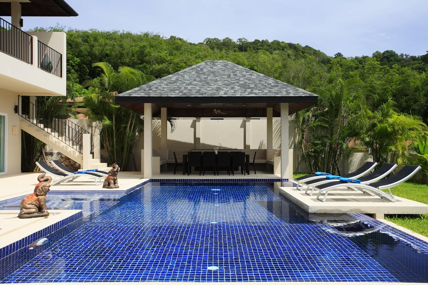 Villa with pool and private terrace, 7 bedrooms, Nai Harn