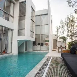 Spacious villa with pool, 3 bedrooms, Bangtao