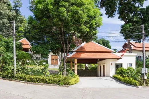 Villa with pool and garden (3 bedrooms)