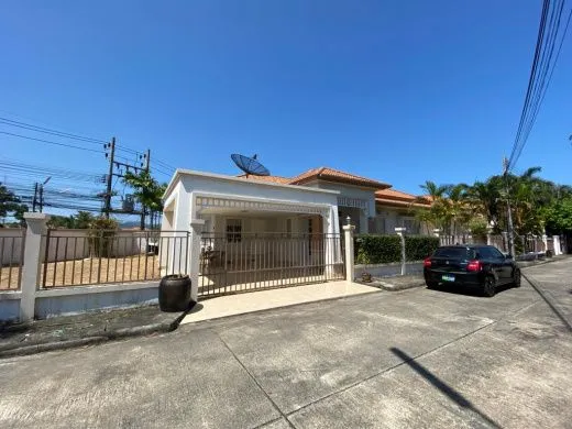 Well maintained 3 bedroom villa in Chalong